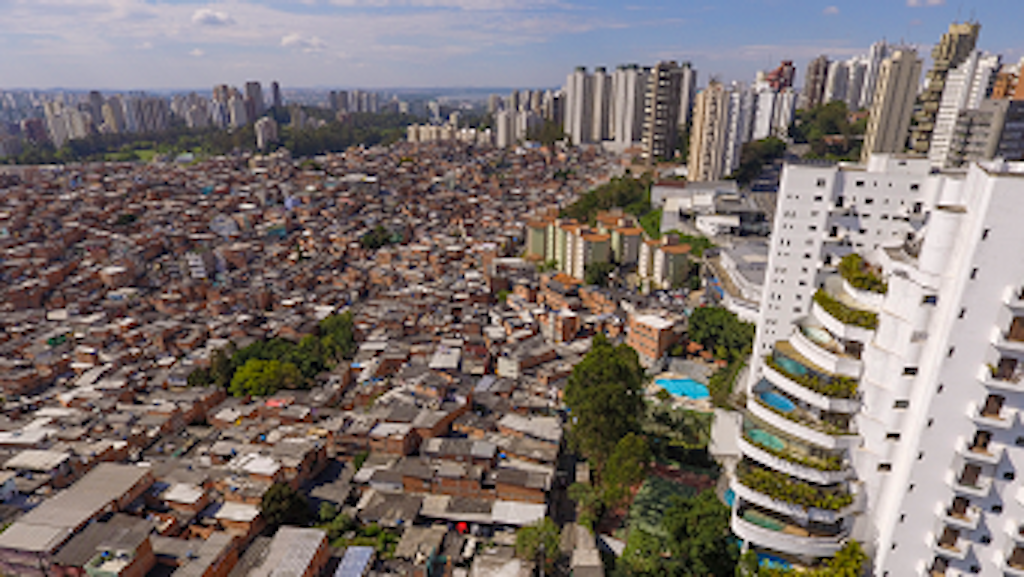The Paraisópolis slum, the largest in the city of São Paulo, is located next to Morumbi, a wealthy neighborhood with high-end residential buildings.
